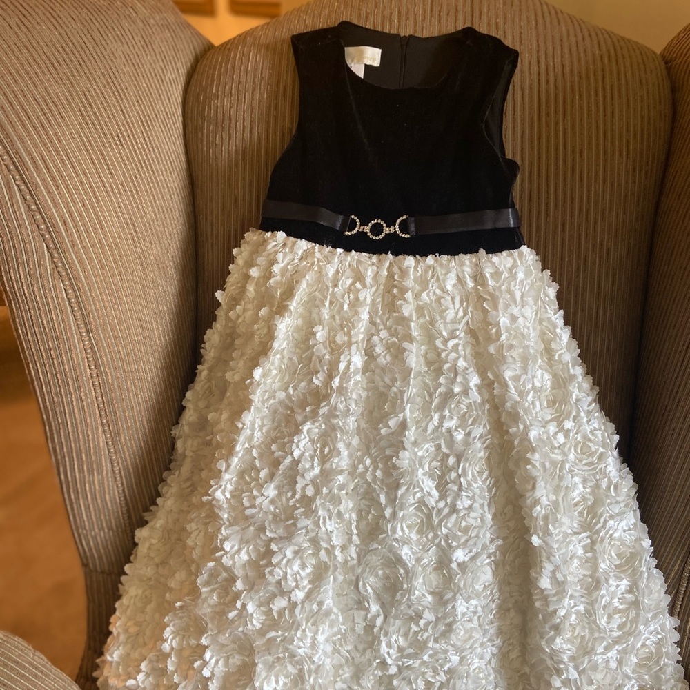 Young girls dress